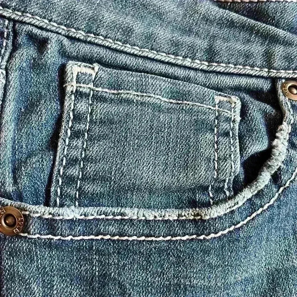 Apt 9 Womens Jeans Dark Wash 6 Straight Leg Bedazzled Back Pockets Trendy Fun - Picture 6 of 7